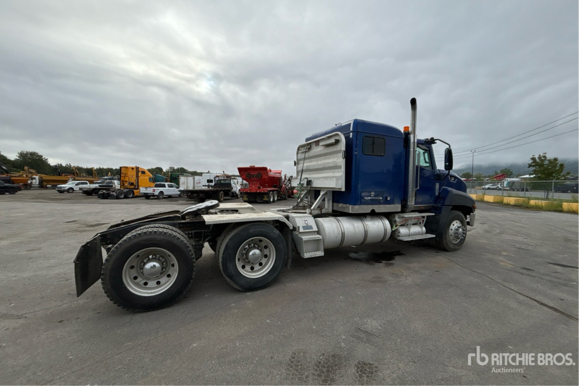2014 Caterpillar CT660L