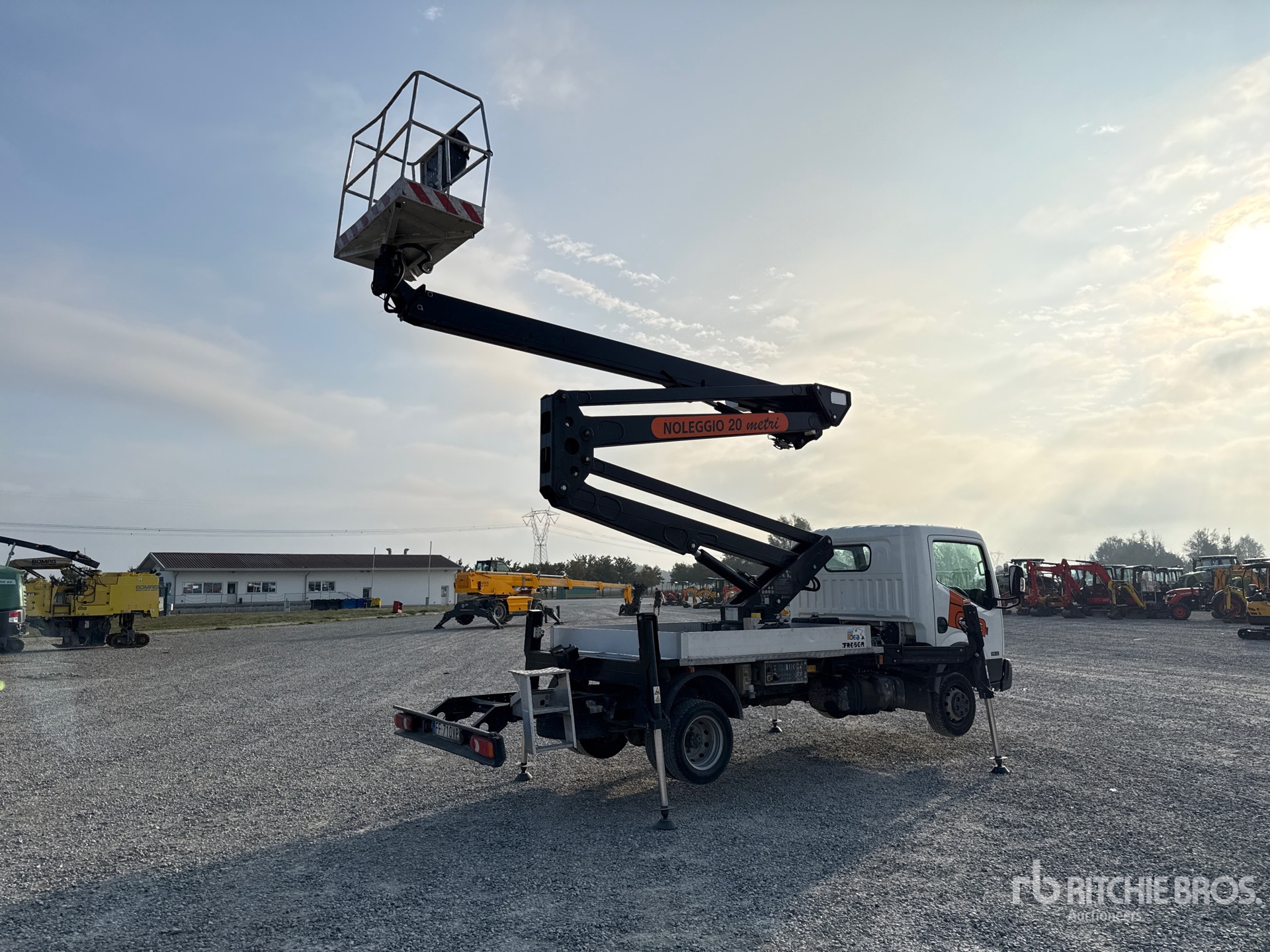 2016 Nissan CABSTAR 35.12