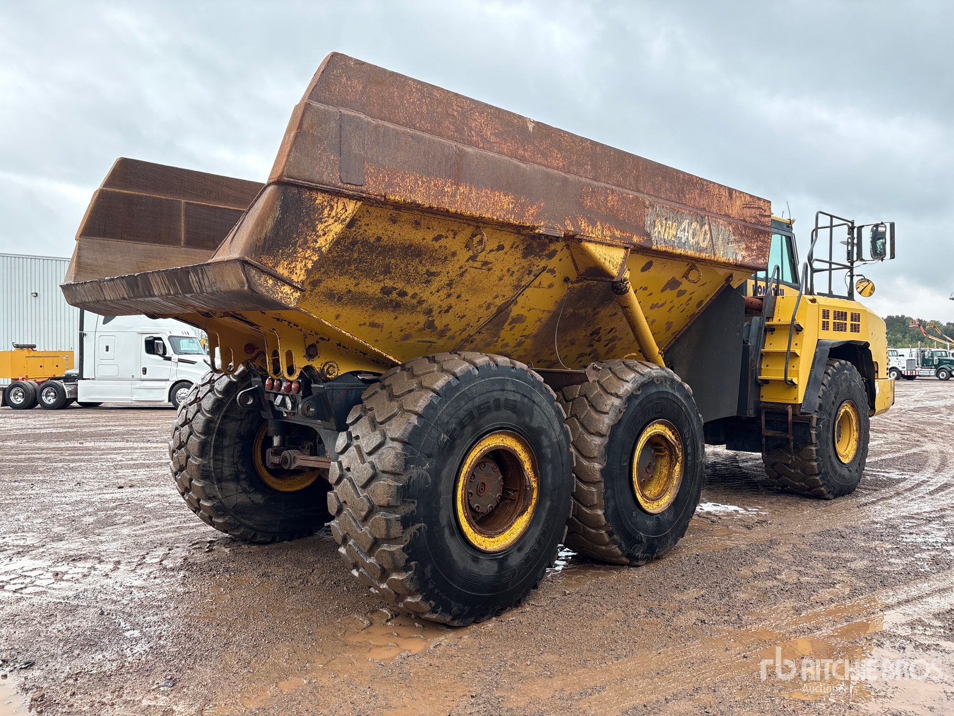 2012 Komatsu HM400-3