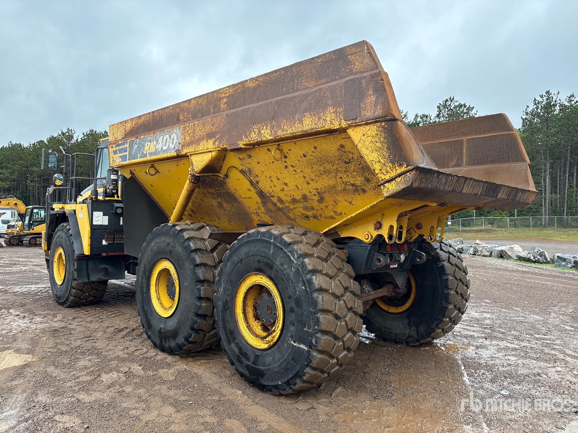 2012 Komatsu HM400-3