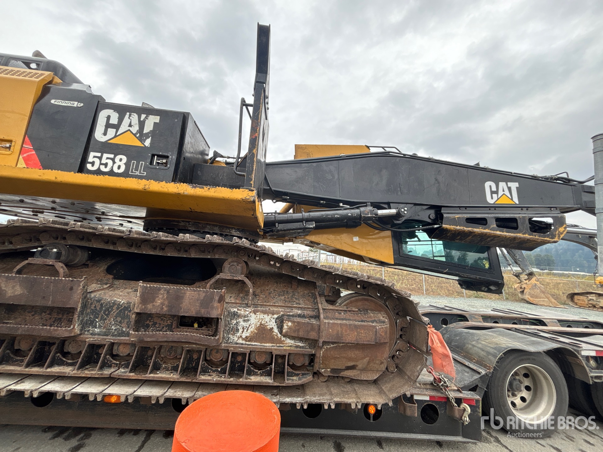Caterpillar 558