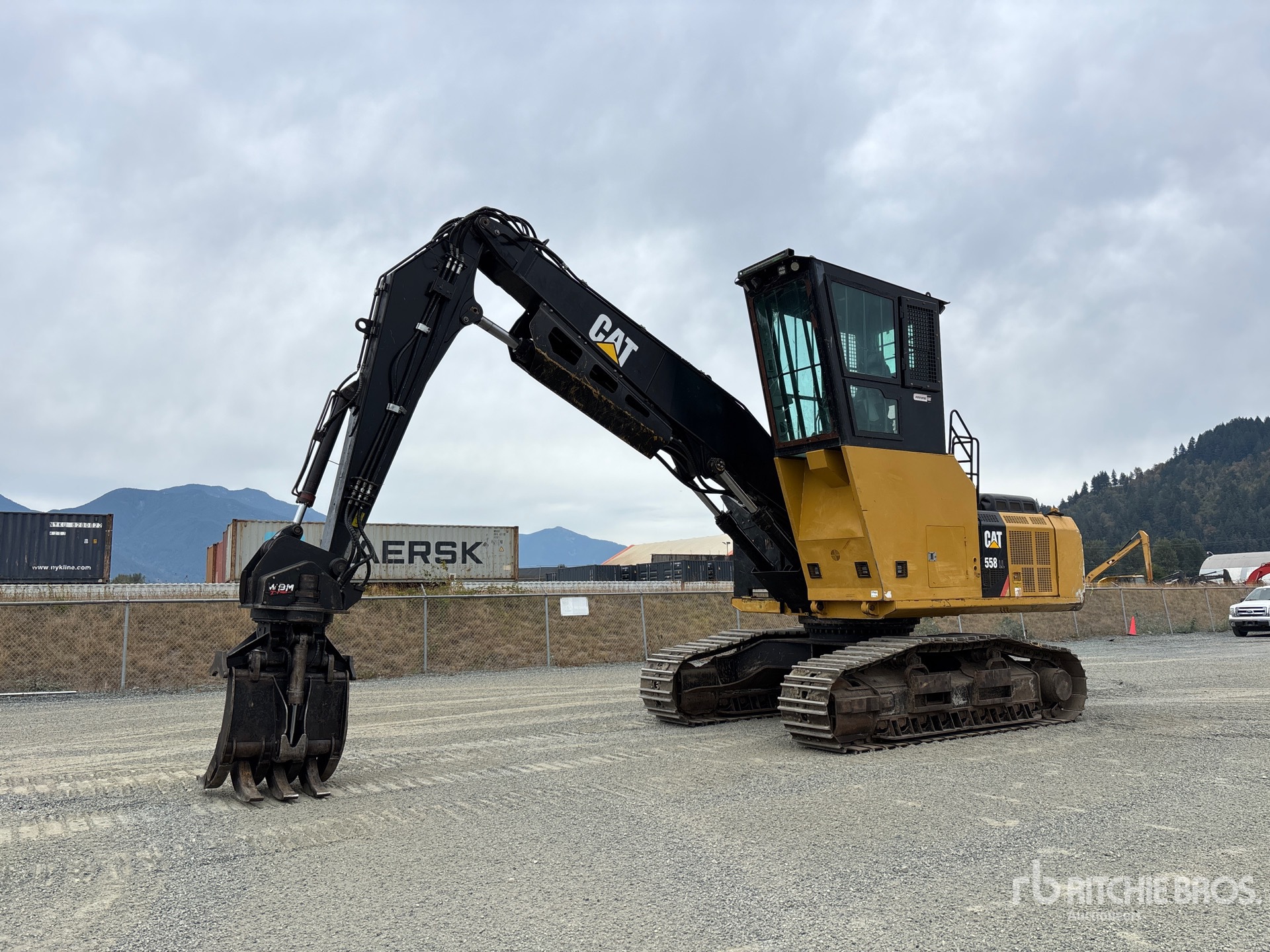 Caterpillar 558