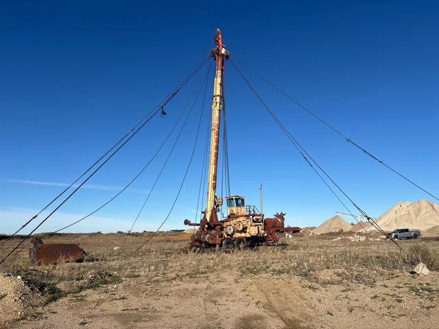 1984 Thunderbird Y-90 138800 lb T/A Portable Dragline 1984 Thunderbird Y-90 138800 lb T/A Portable Dragline