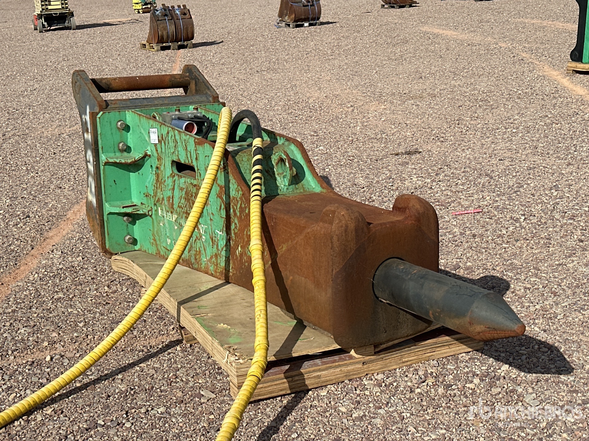 2022 Montabert XL2600