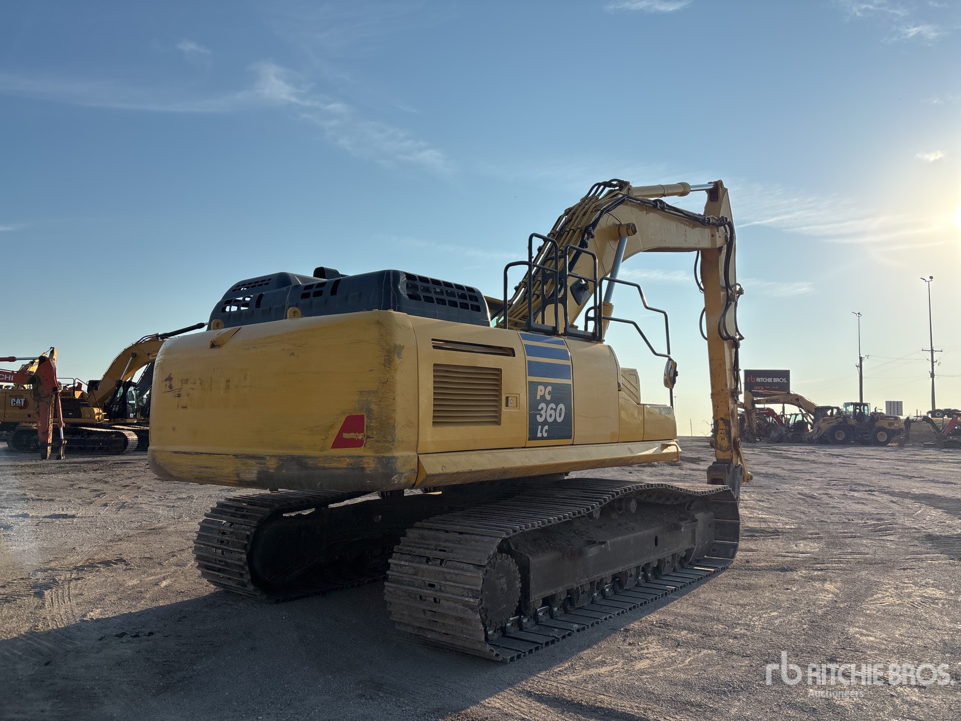 2018 Komatsu PC360LC 11