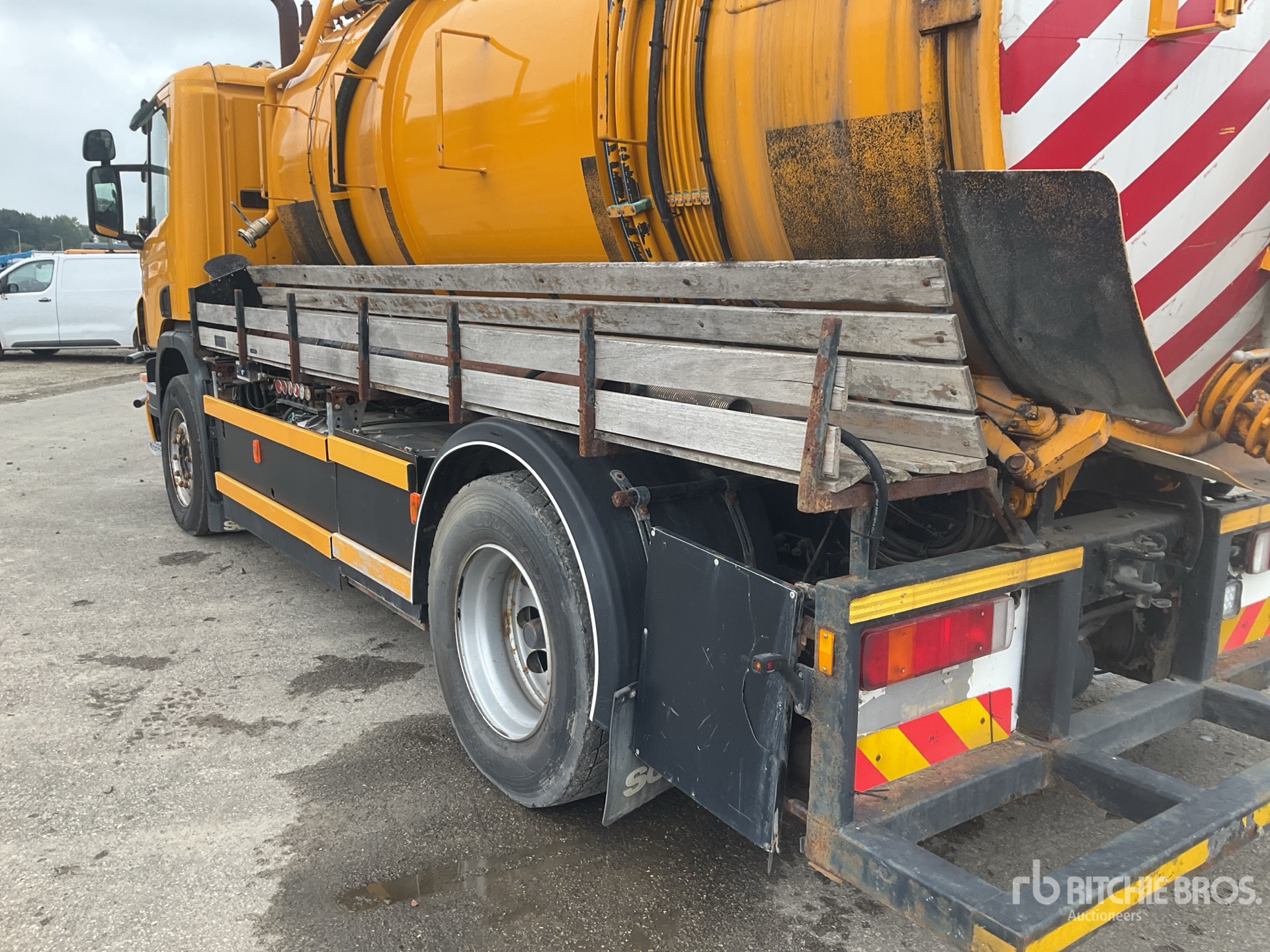 2007 Scania P270DB