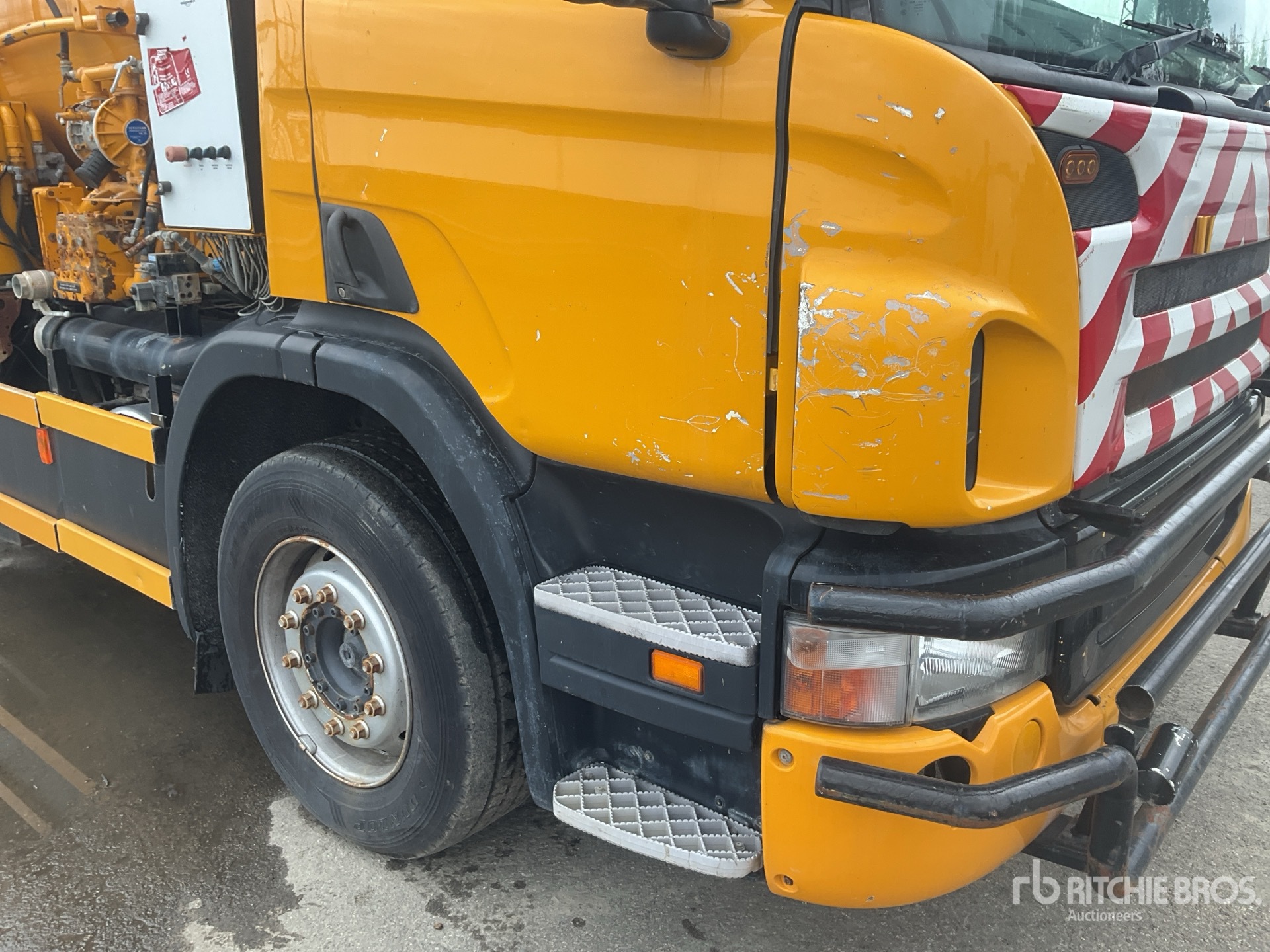 2007 Scania P270DB