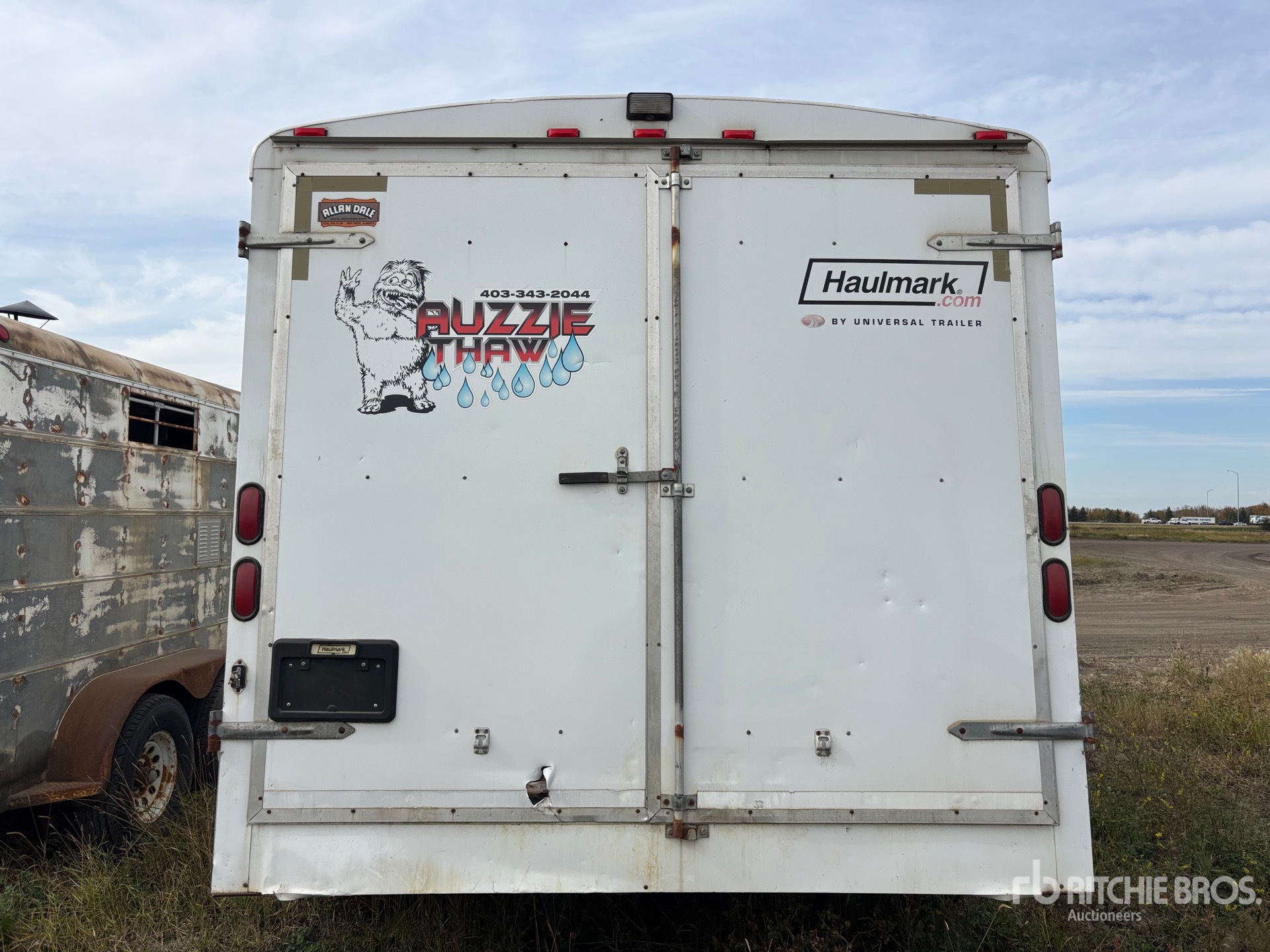 2010 Haulmark 16 ft T/A Thaw