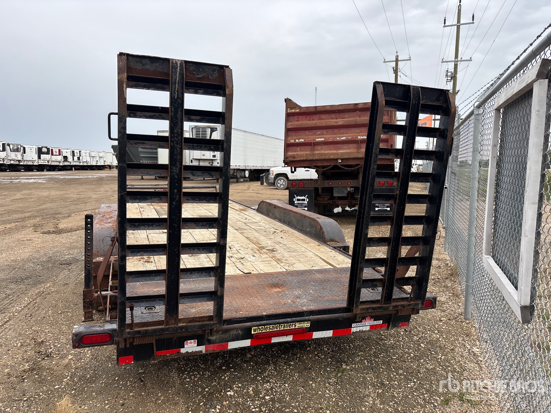 2021 Canada Trailer 24 FT TRI/A