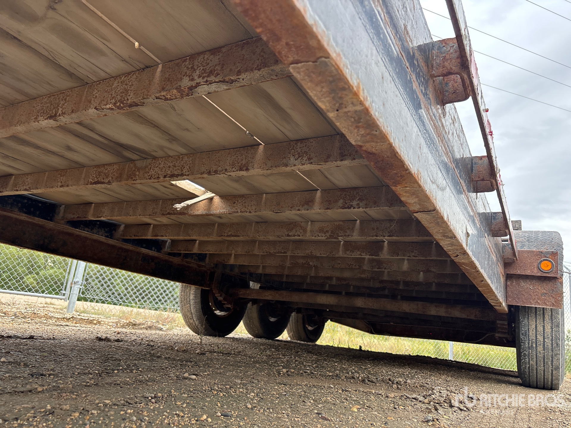 2021 Canada Trailer 24 FT TRI/A