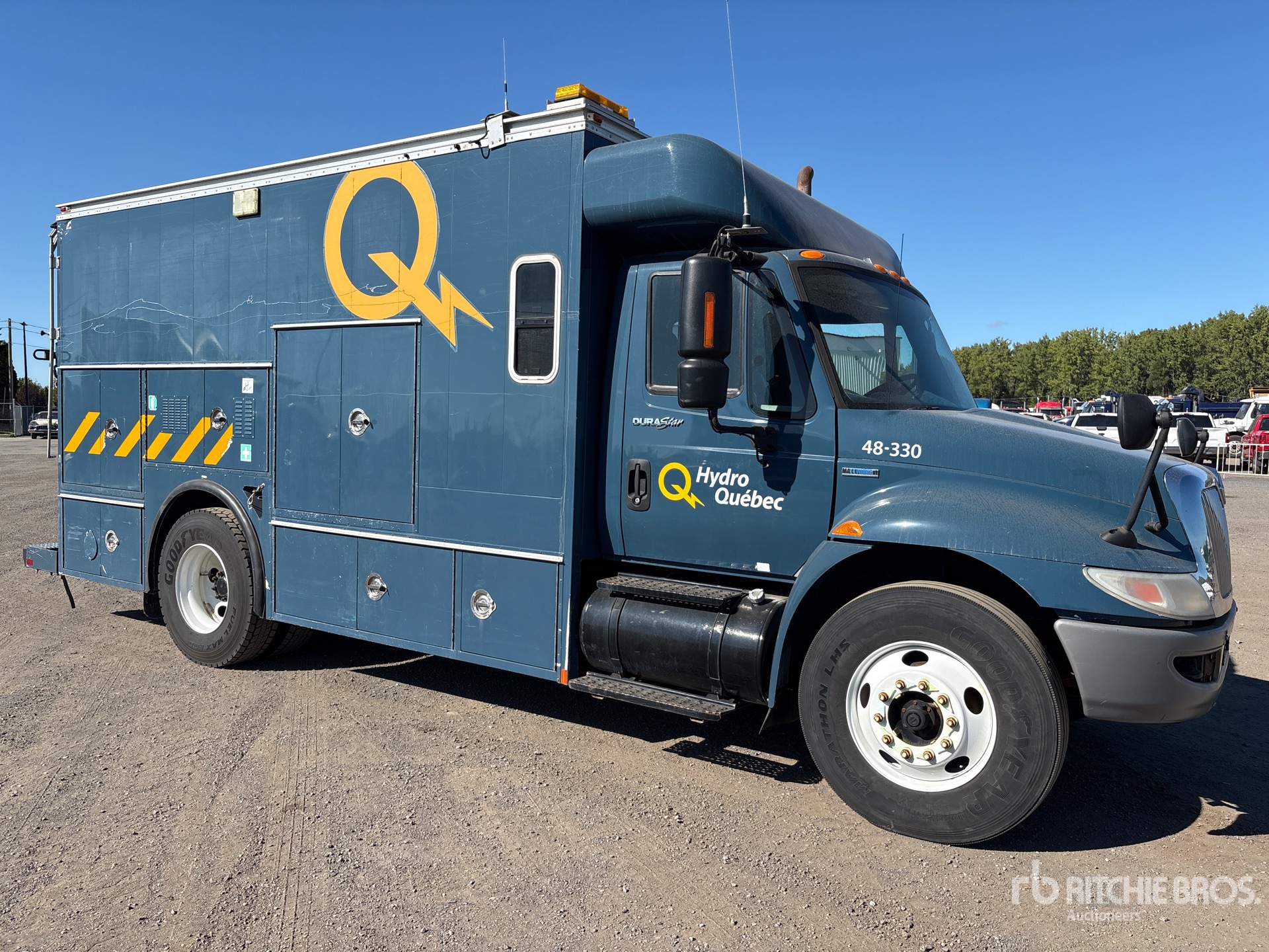 2009 International 4300SBA