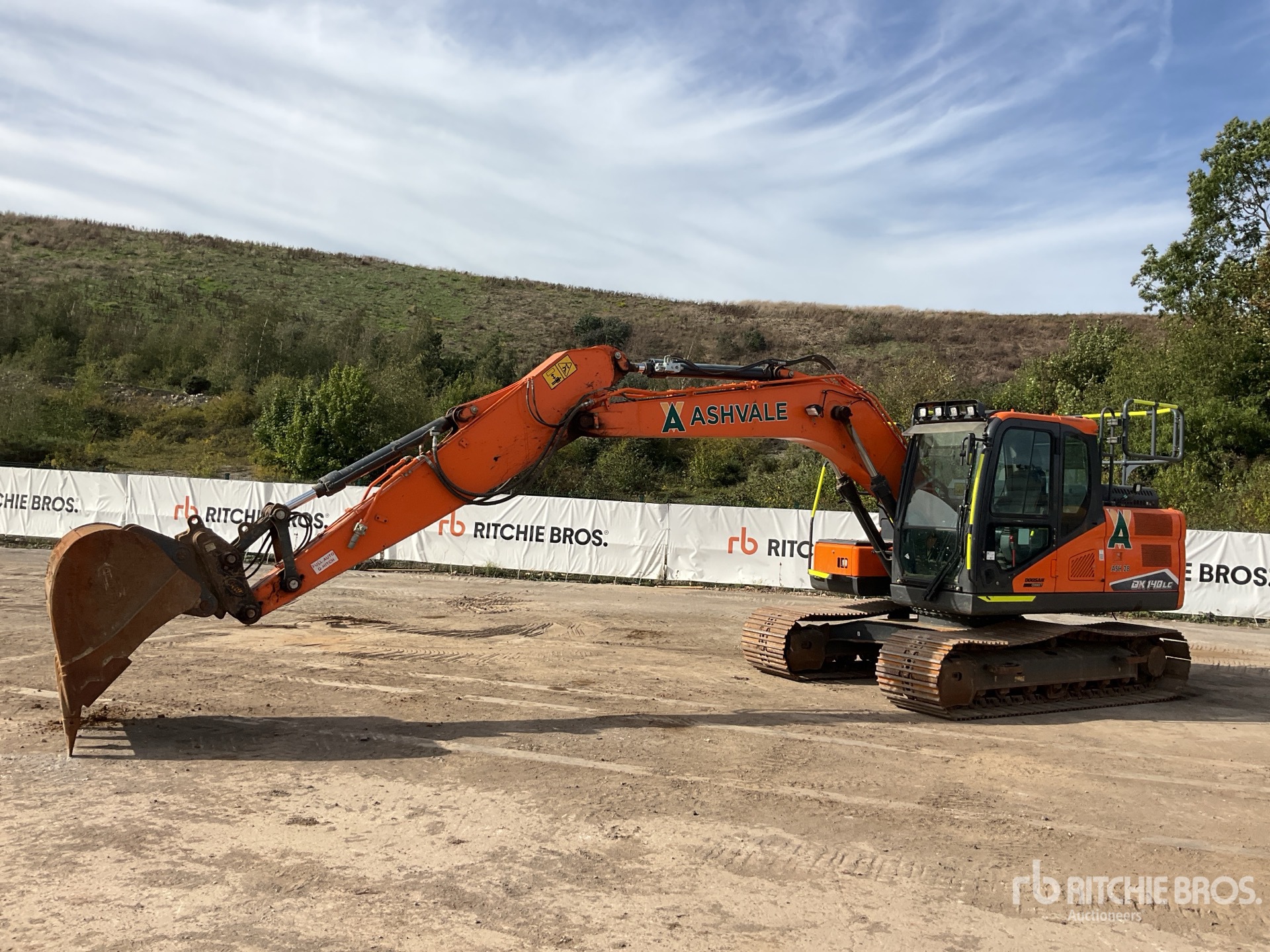 2022 Doosan DX140LC-7