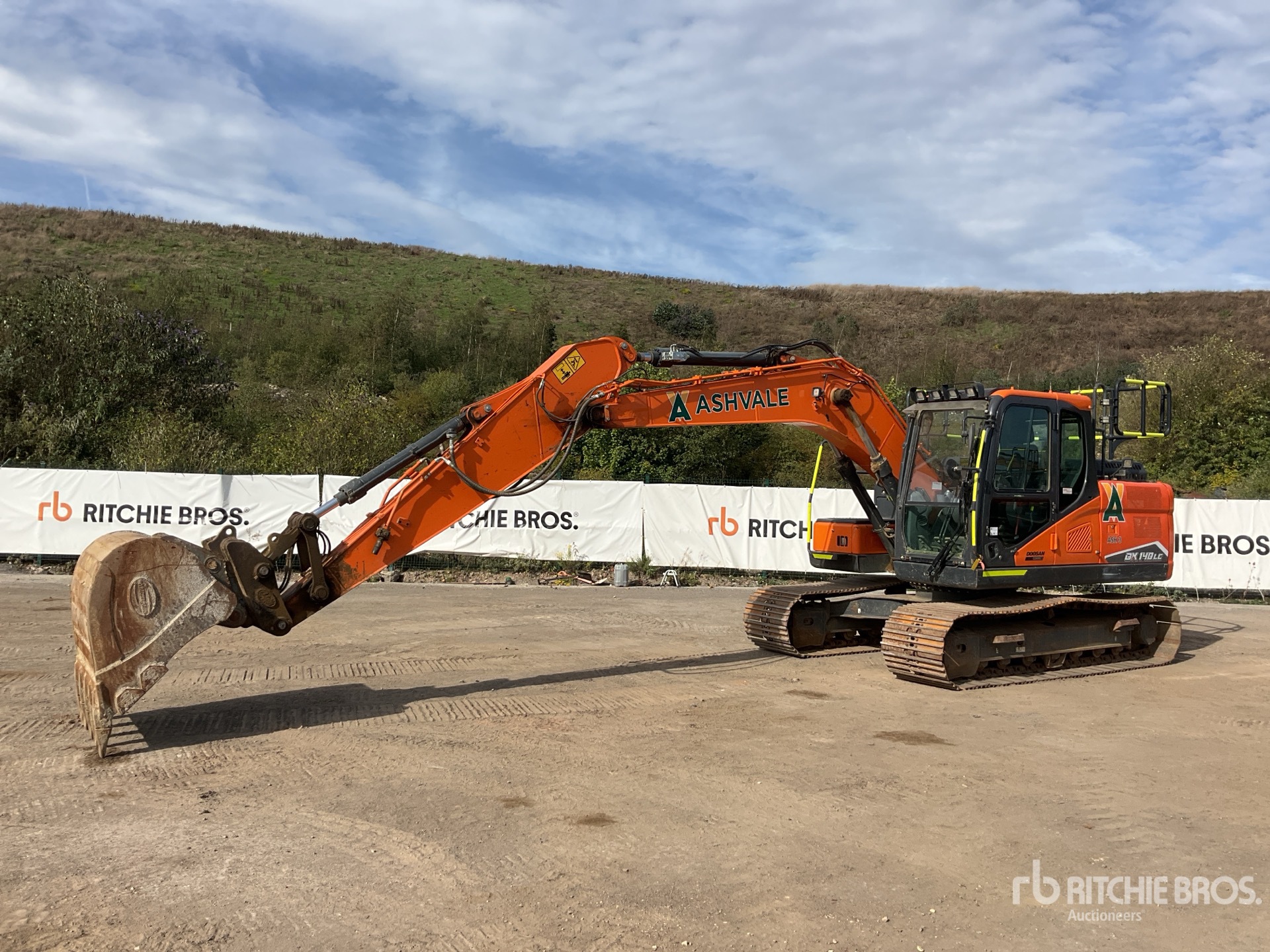 2022 Doosan DX140LC-7