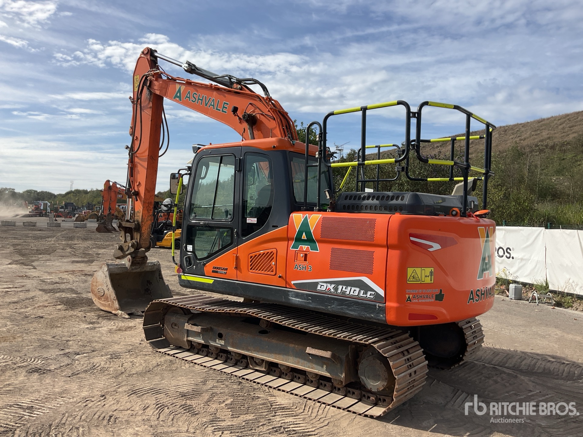 2022 Doosan DX140LC-7