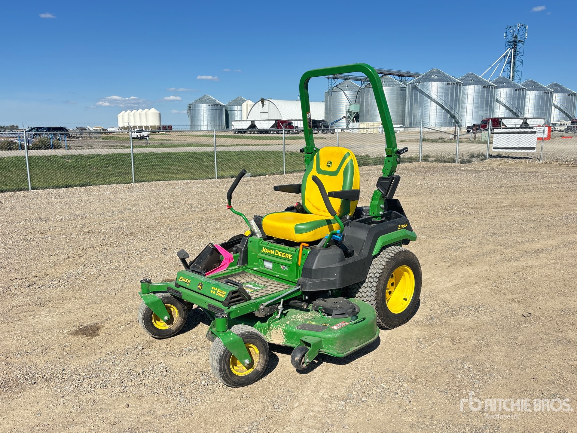 Photo of 2023 John Deere Z545R