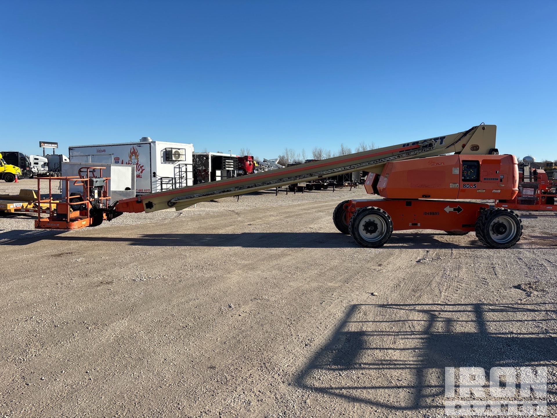 2016 JLG 800S