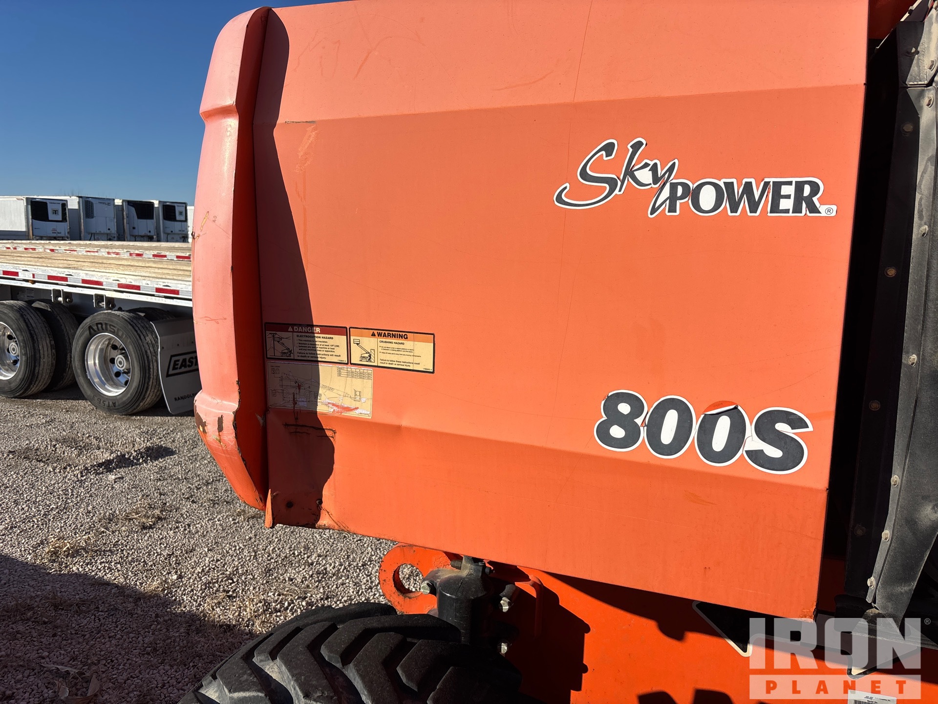 2016 JLG 800S