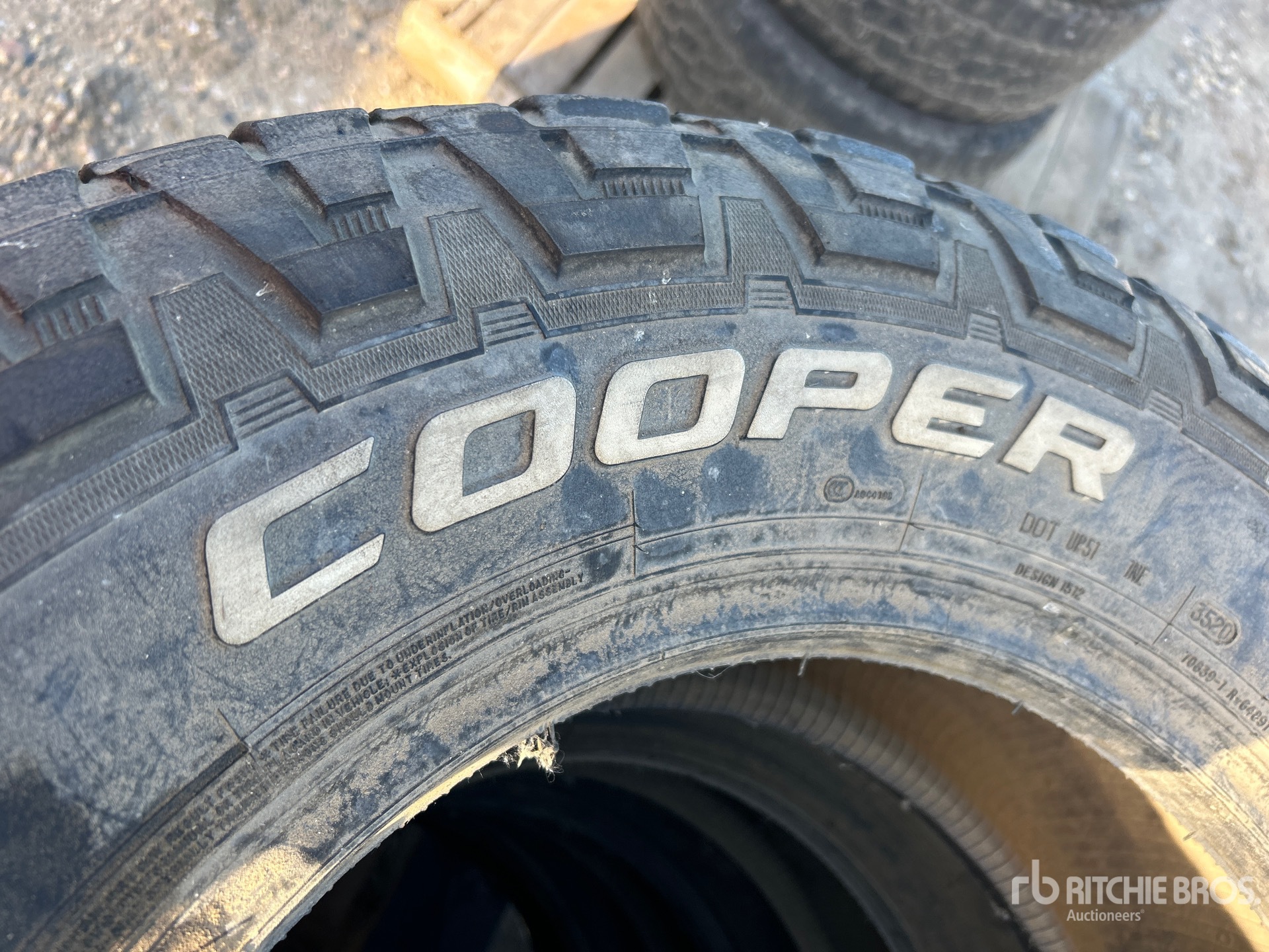 Cooper QUANTITY OF (4) 265/70R18