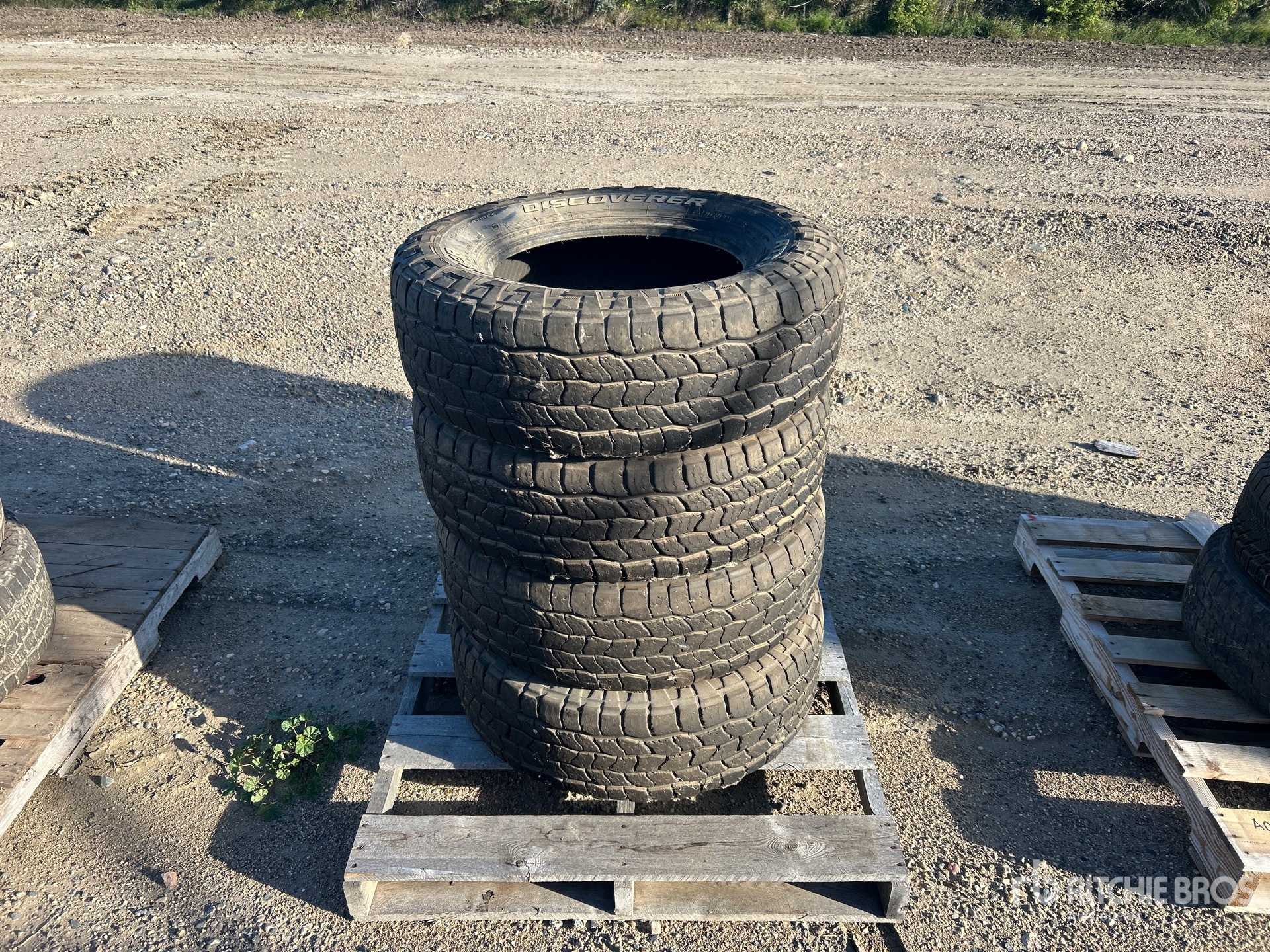 Photo of Cooper Quantity of (4) 265/70R18