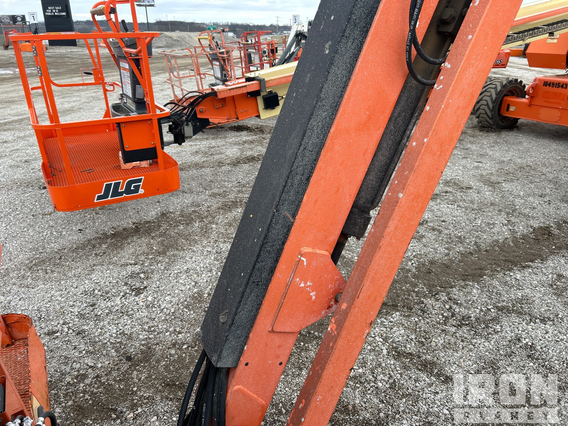 2016 JLG 800 AJ