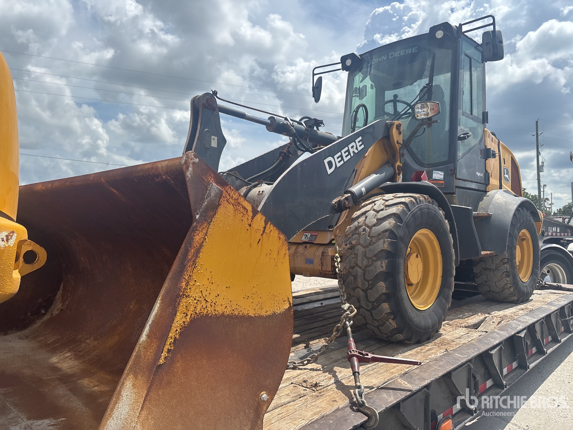 2024 John Deere 324 P-TIER