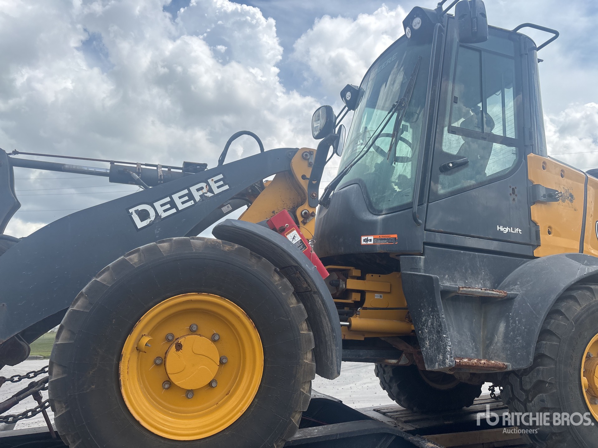 2024 John Deere 324 P-TIER