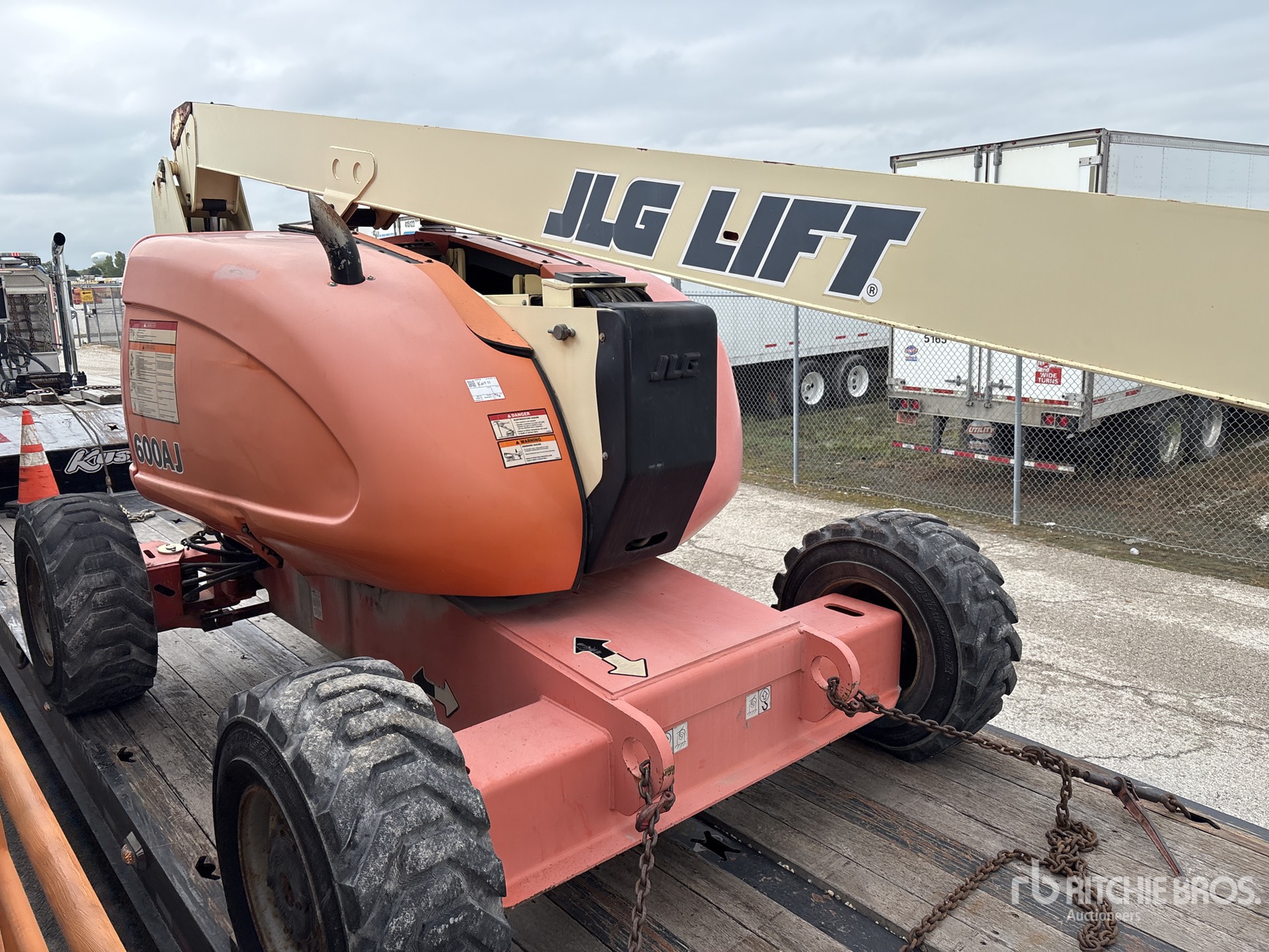 Photo of JLG 600AJ
