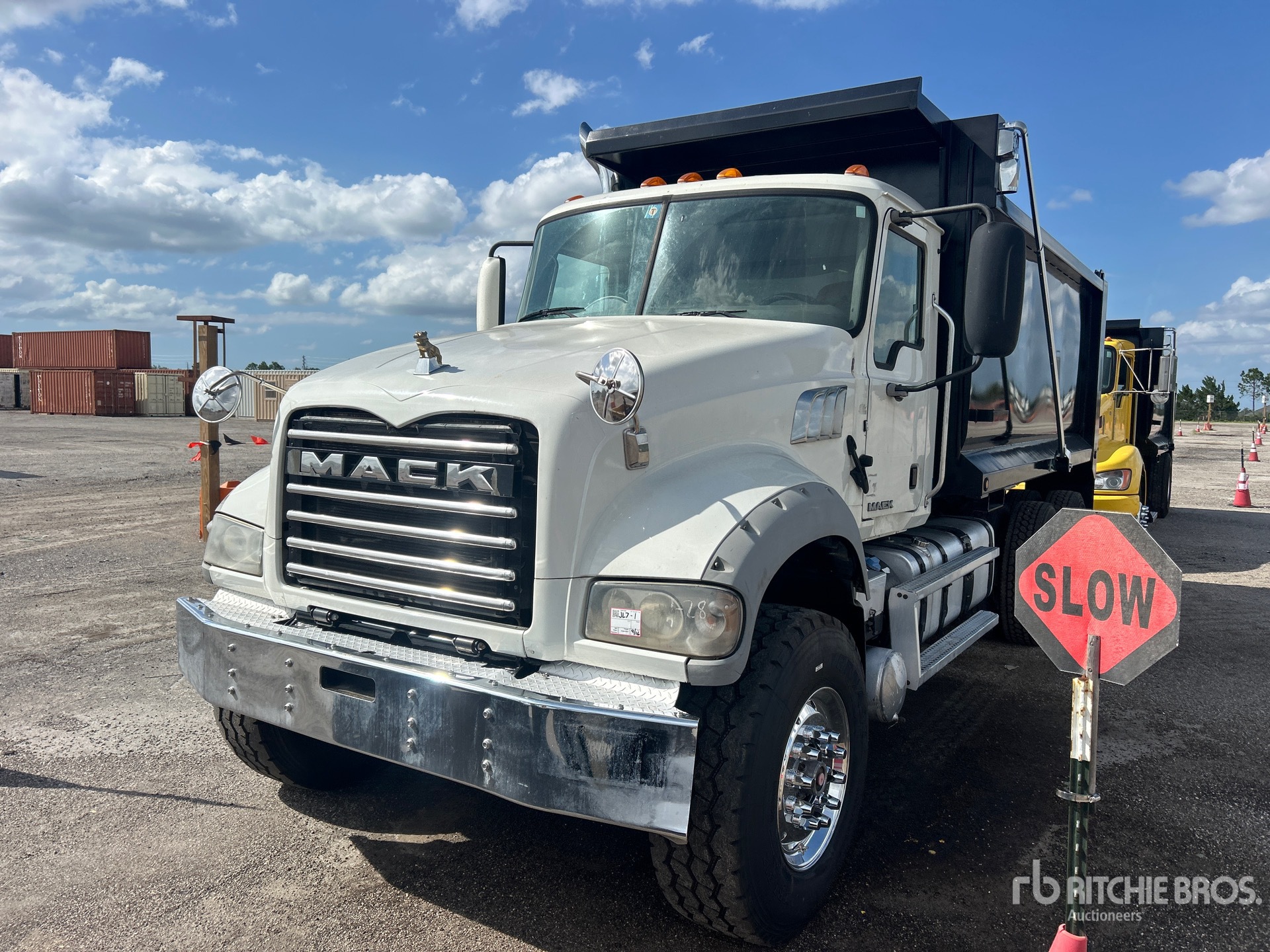 2018 Mack GU713