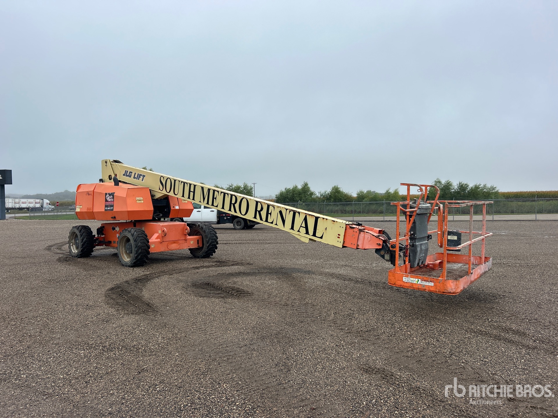 2014 JLG 800S