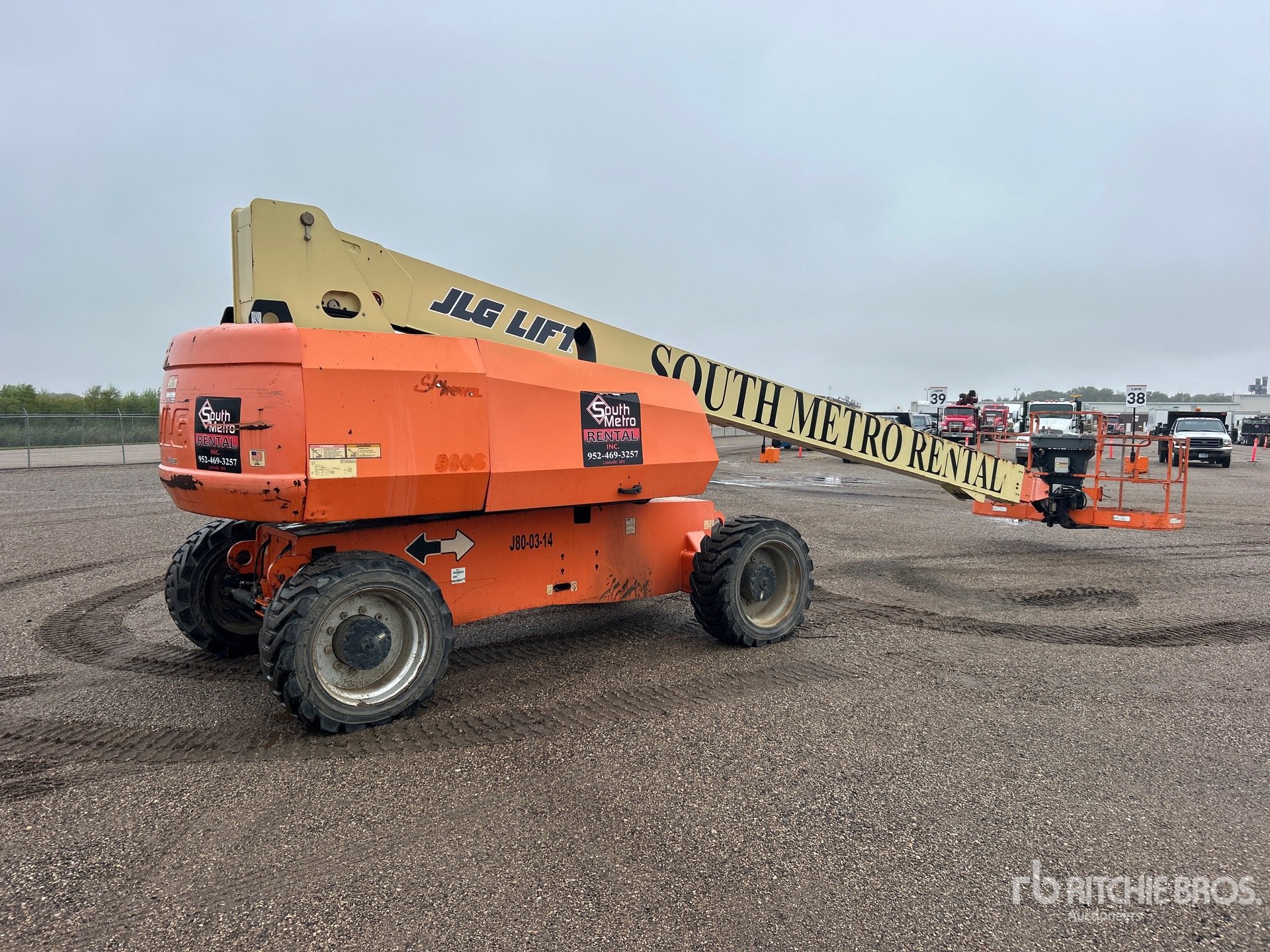 2014 JLG 800S