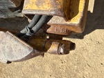 Chassis with Soportes giratorios del brazo pulsador