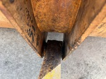 Chassis with Clavijas del cangilón al brazo elevador