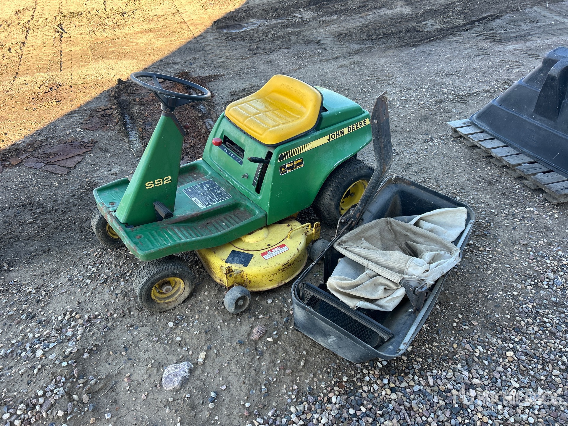  John Deere S92