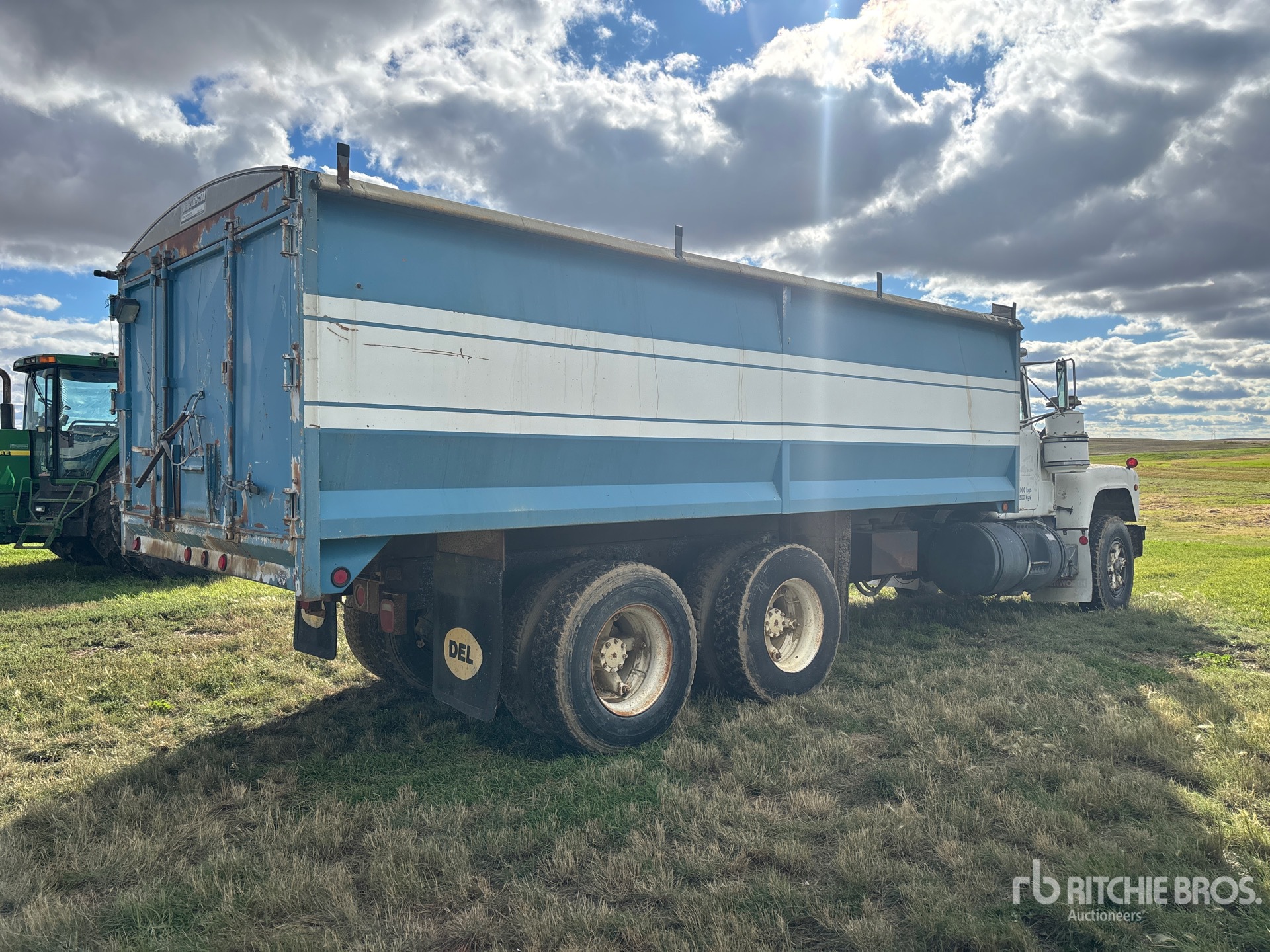 Mack RD688S