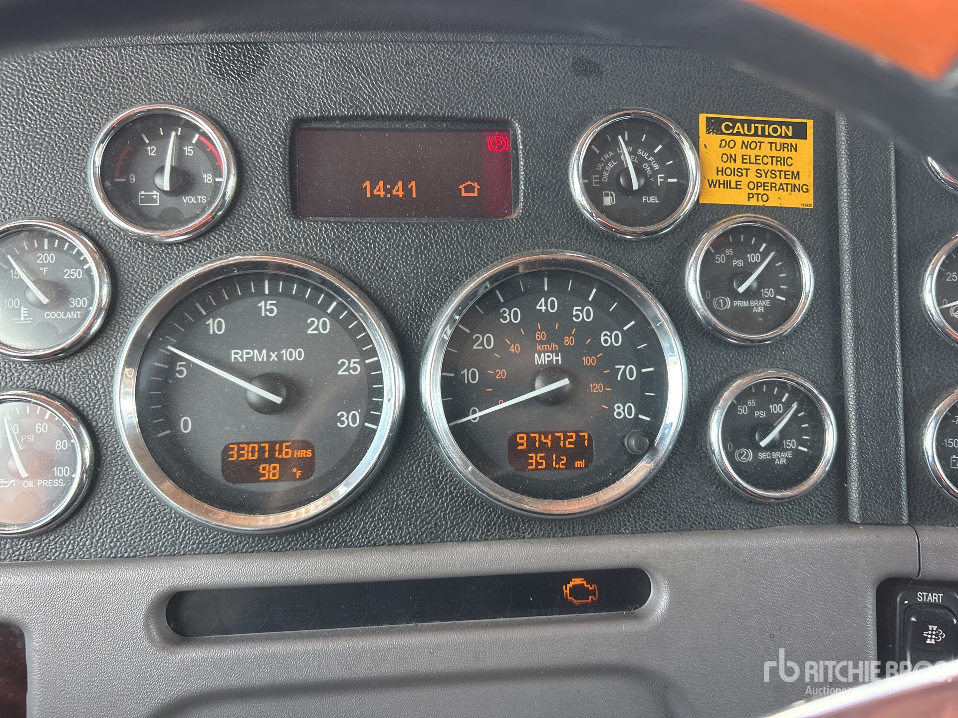2017 Peterbilt 389