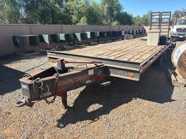 2014 Lucon 20000 lb 25 ft T/A Equipment Trailer