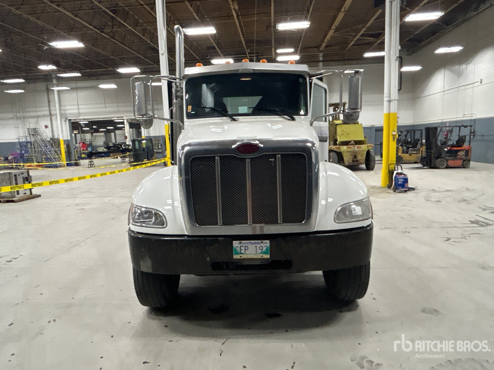 2015 Peterbilt 348