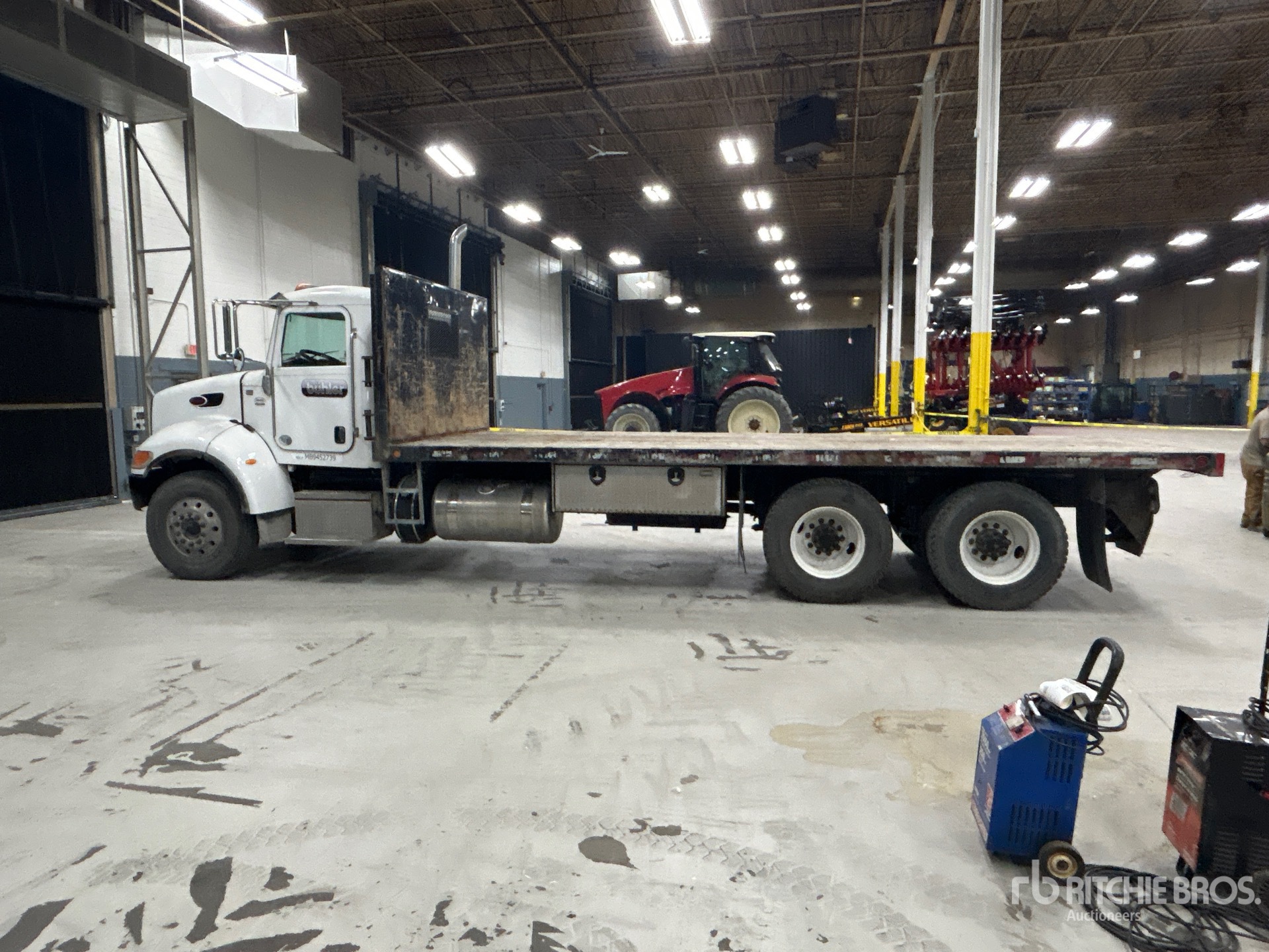 2015 Peterbilt 348