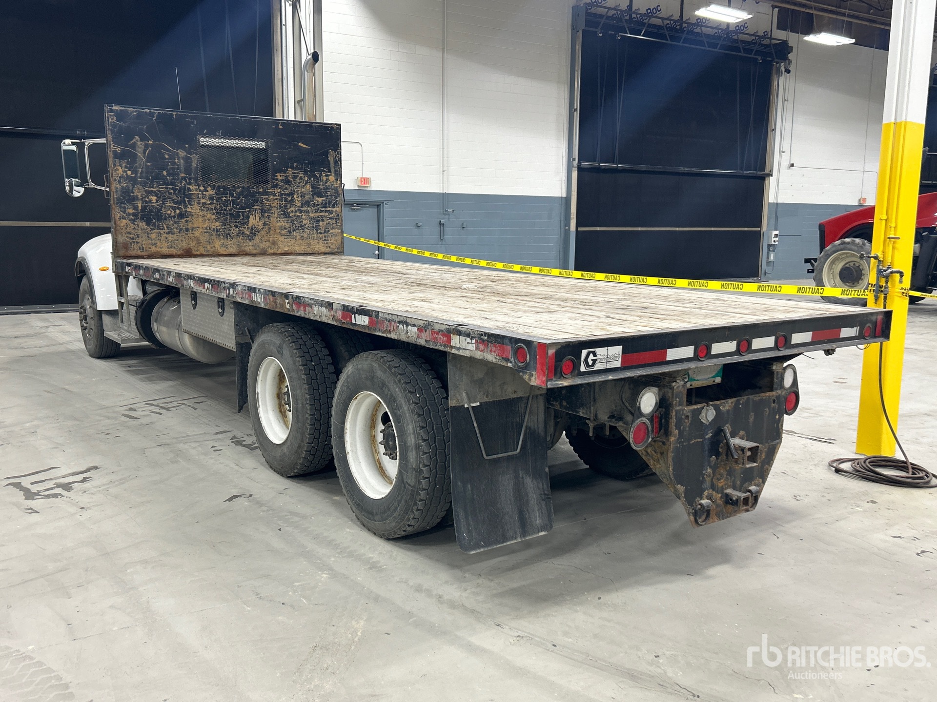 2015 Peterbilt 348
