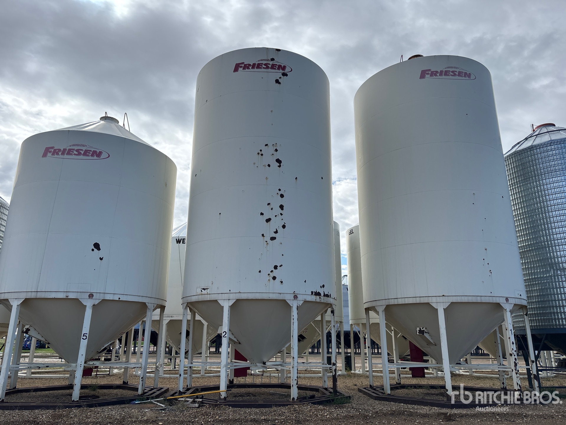  Friesen +/- 165 ton 5 Ring Fertilizer H ...