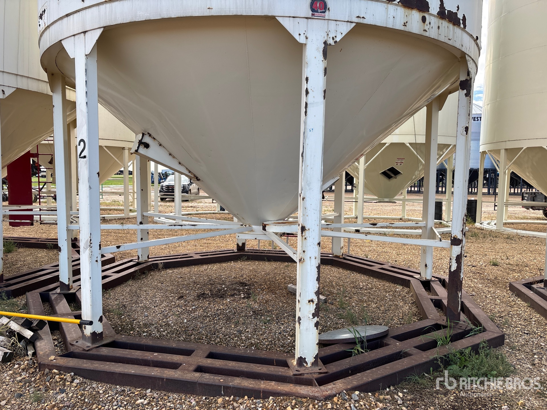 Friesen +/- 165 ton 5 Ring Fertilizer H ...