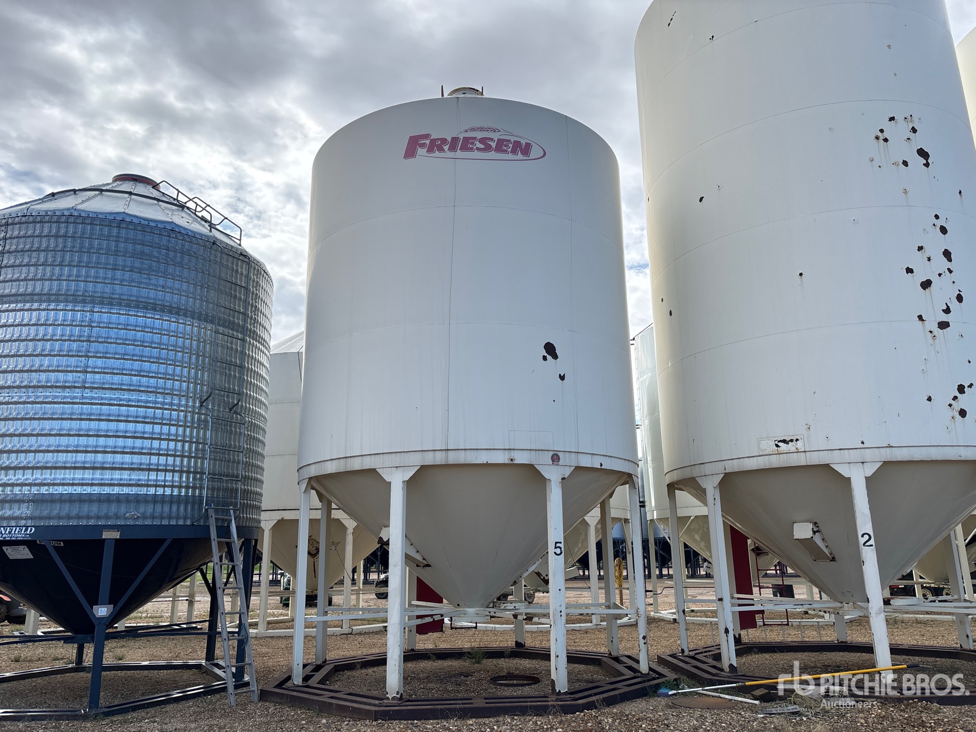  Friesen +/- 100 ton 3 Ring Fertilizer H ...