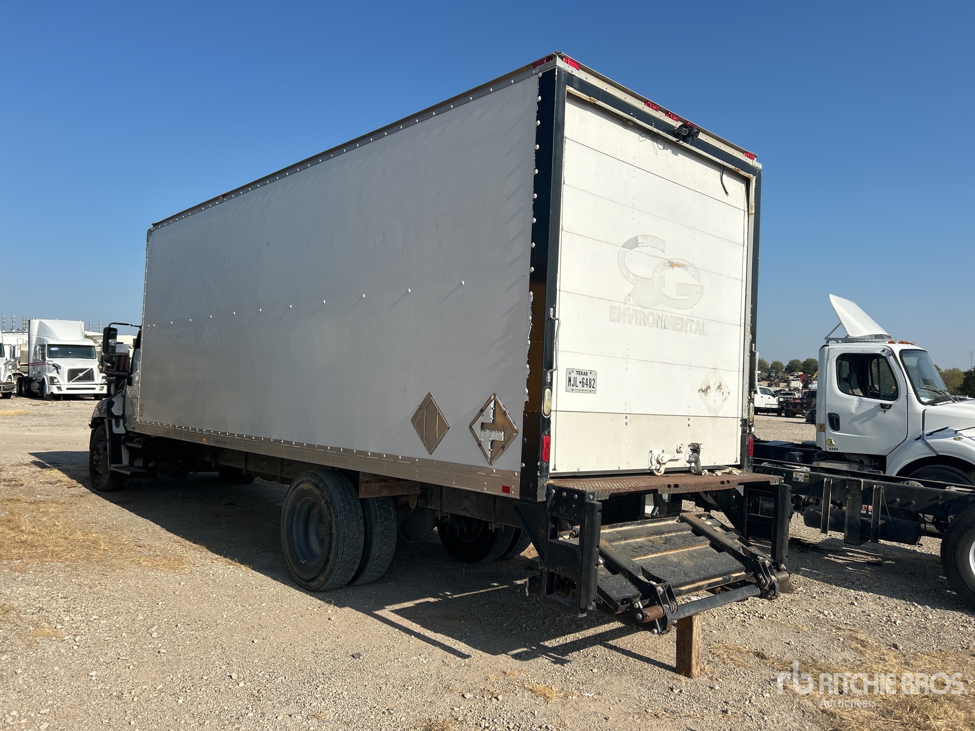 2013 Hino 268