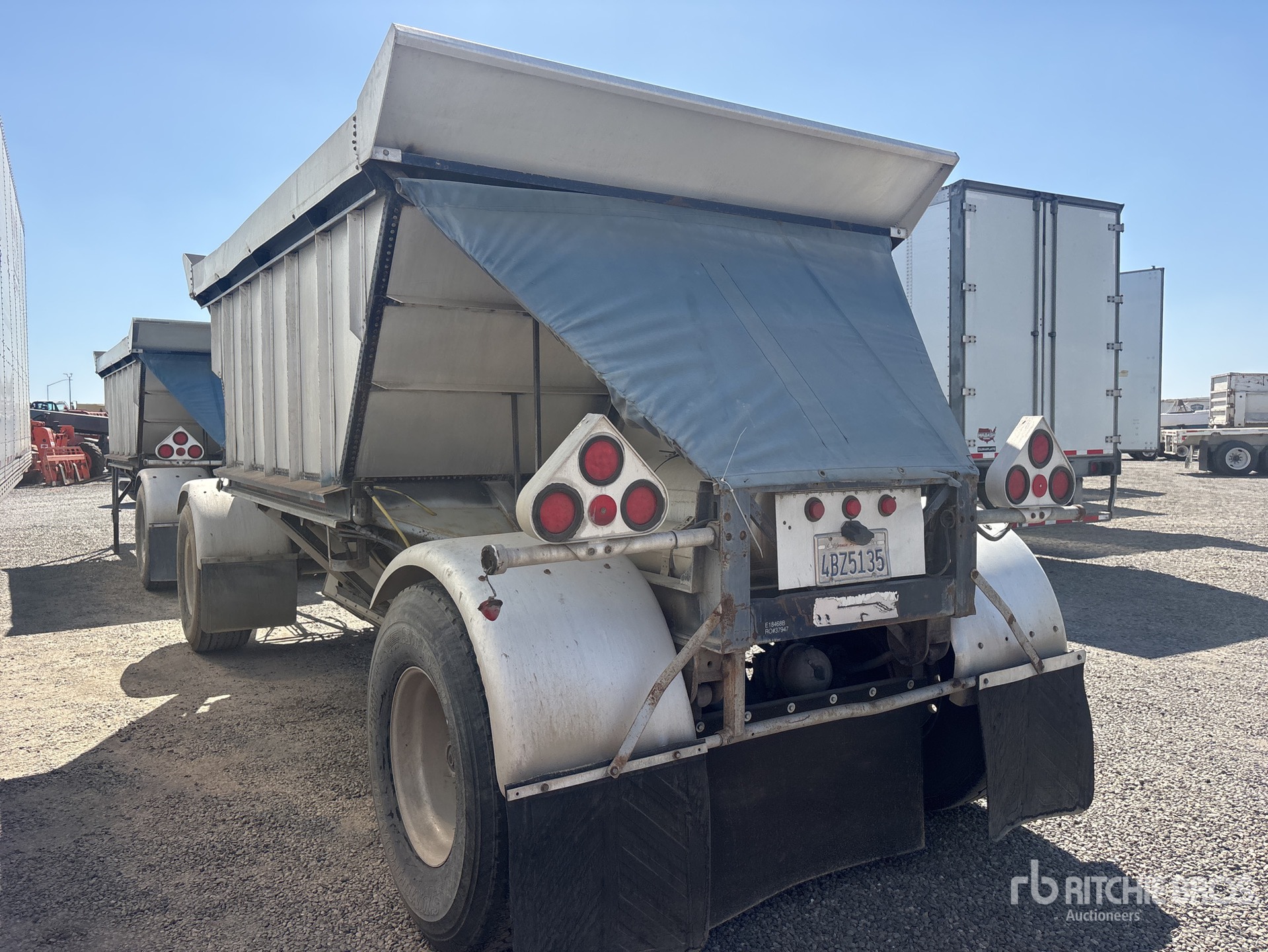 1997 Reliance T/A TURNTABLE PUP ALUMINUM