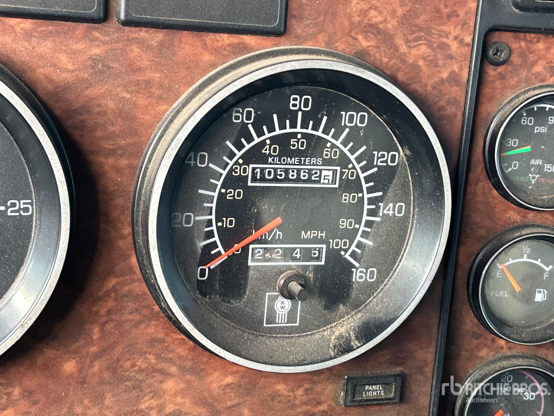 2004 Kenworth T800