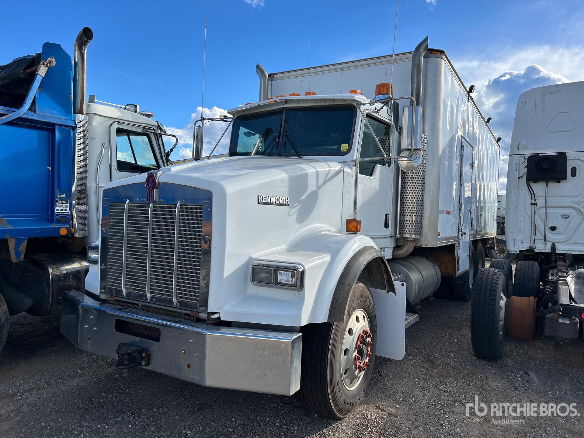 Photo of 2004 Kenworth T800