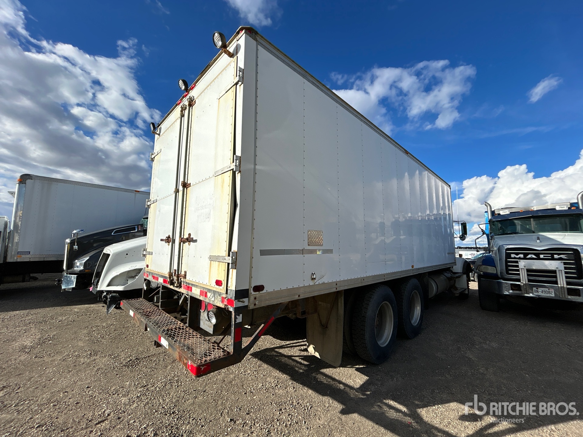 2004 Kenworth T800
