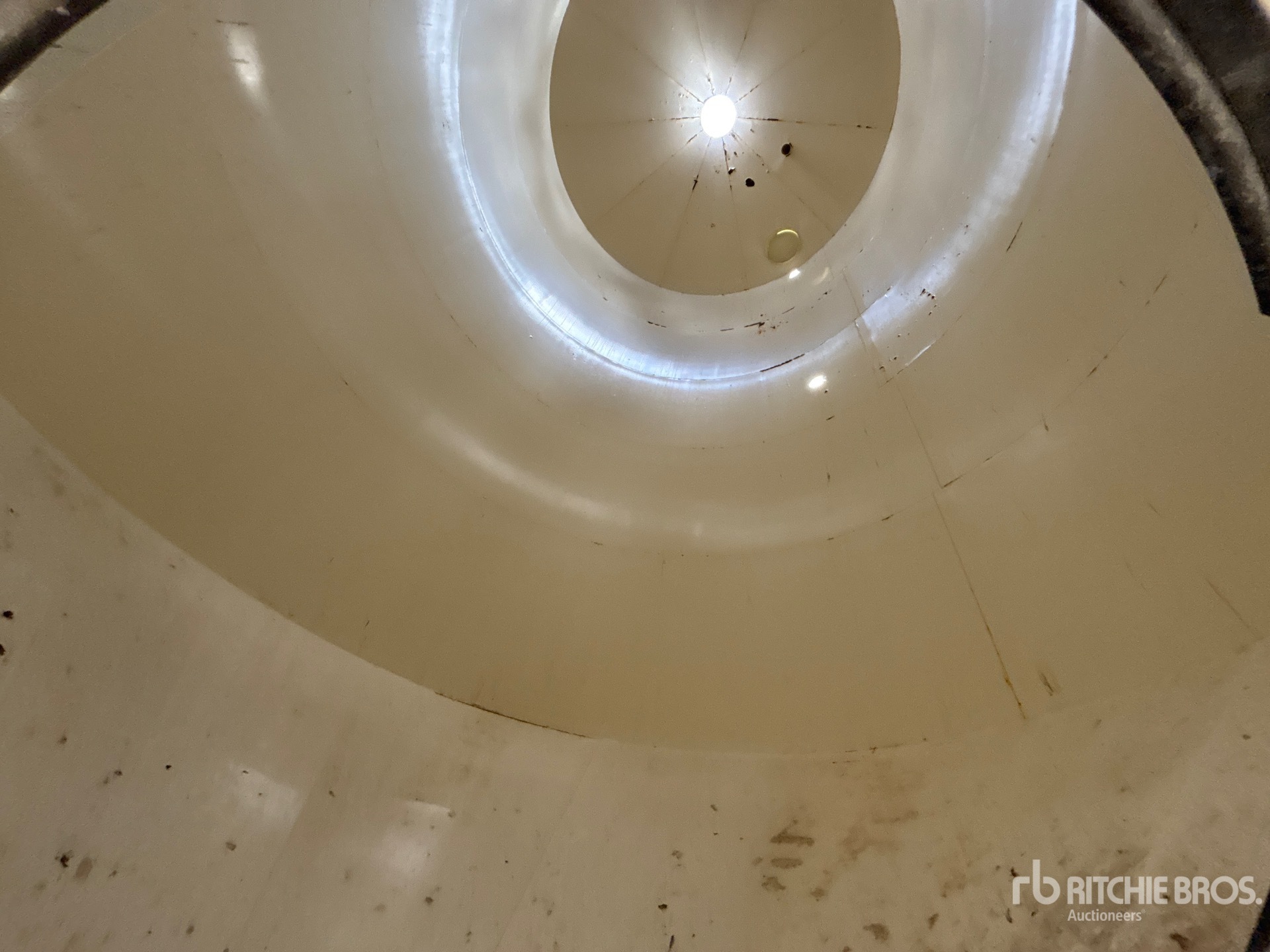 Friesen +/- 165 ton 5 Ring Fertilizer H ...