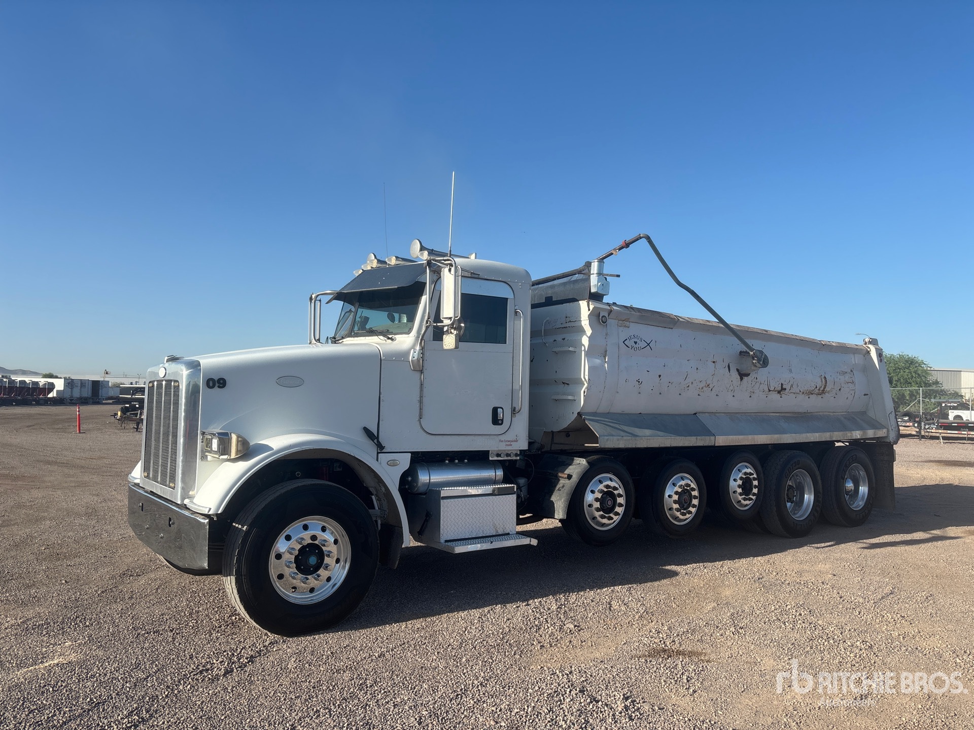 Photo of 2009 Peterbilt 365