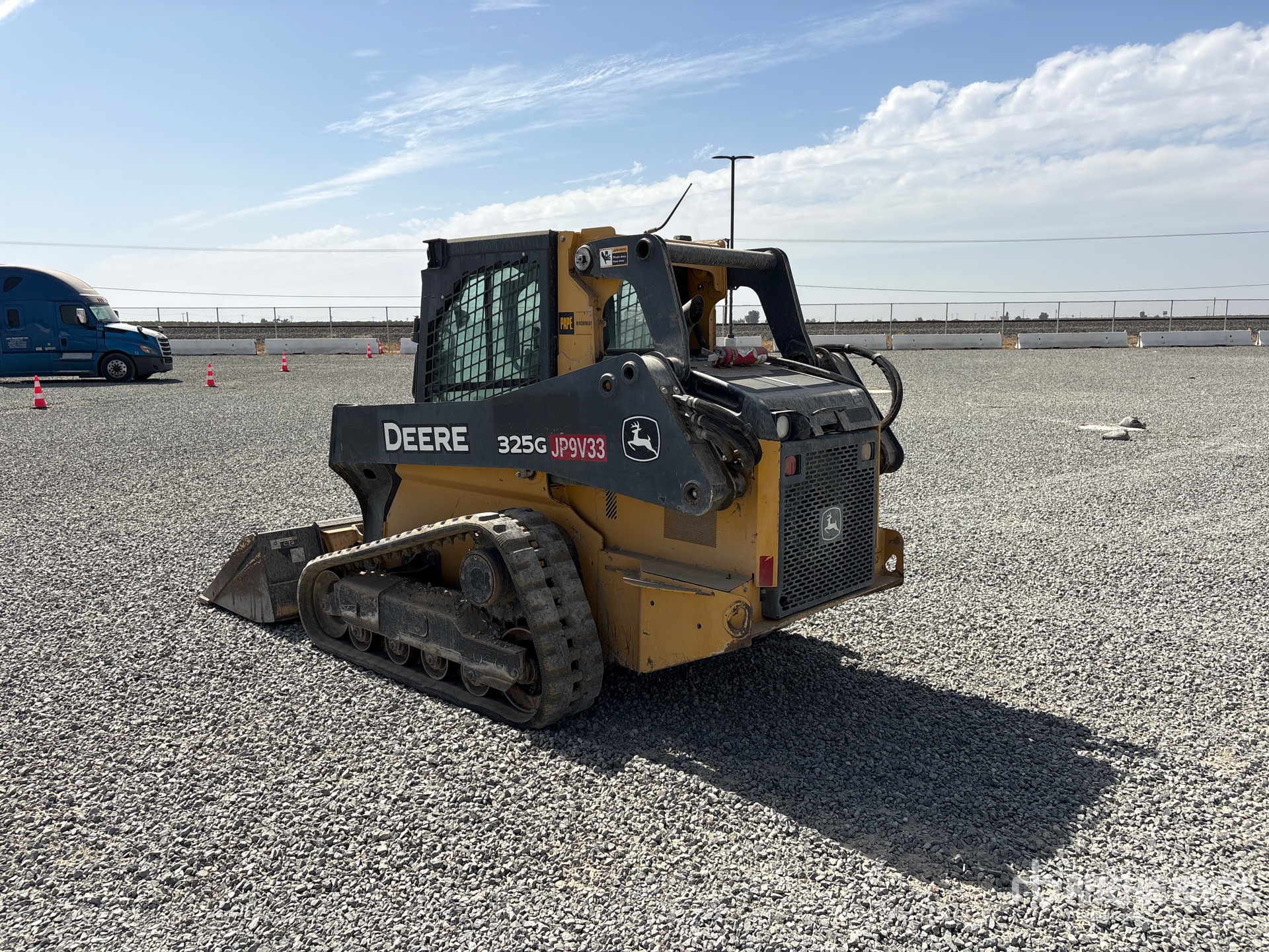 2018 John Deere 325G